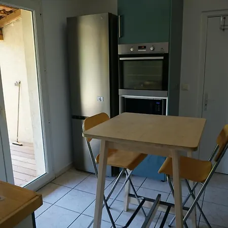 Vakantiehuis Pleasant House Close To *